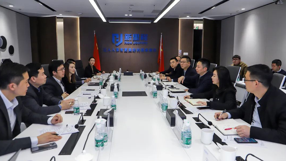 崇州市人民政府市长饶程一行到访恒峰g22登录入口健康集团总部